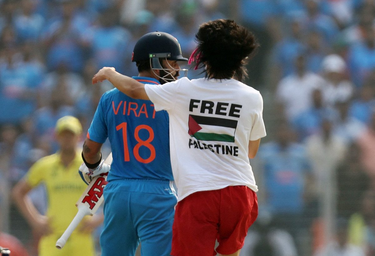 Free Palestine 🇵🇸 🤝 🇮🇳 
World Cup Final ✅
World’s largest stadium ✅
Most popular player of the match ✅