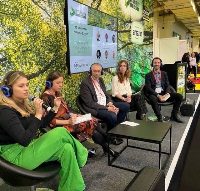 ExtArchitecture's tweet image. EXA Associate Director, Tessa, joined #expertpanel &apos;Building for Nature: Exploring the Benefits of #BiophilicDesign &amp;amp; Build&apos; at @LondonBuildExpo to discuss the importance of integrated nature, education &amp;amp; how our role as #landscapearchitect can shape a positive, #healthy future🌱