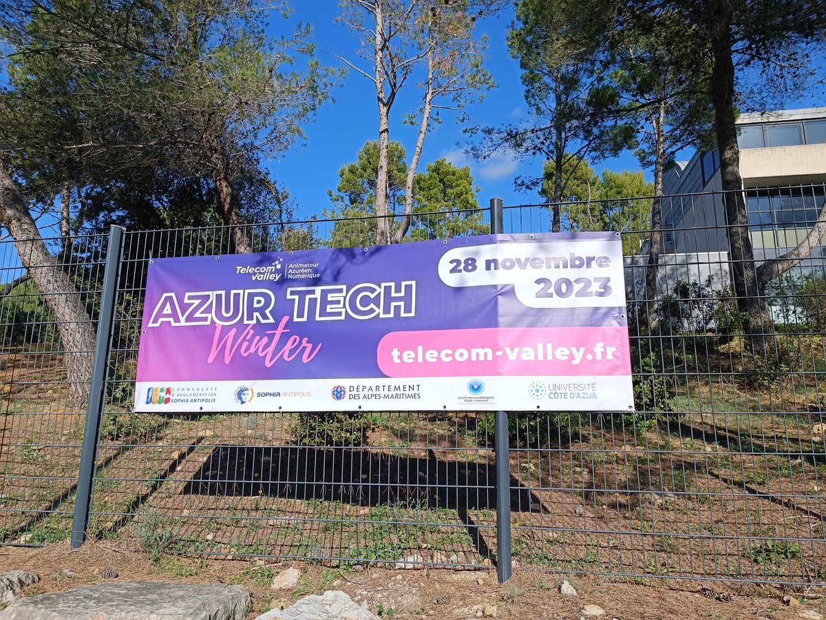 TelecomValley's tweet photo. L'#AzurTechWinter s'affiche sur les carrefours de @SophiaAntip0lis !
Rendez-vous le 28 novembre pour apprendre et échanger avec vos pairs sur les technos du #numérique,
Infos 👉https://t.co/rALAt9U7aY https://t.co/TkDJs962ze