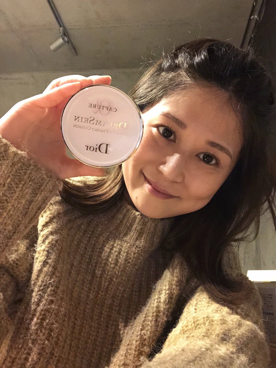 spring818691202's tweet photo. このDiorは本当に優秀🫶
素肌がどんどん綺麗になっていく🌞

色番00、010、020
私は地黒なので020👩🏽✨
00は無色だから塗れば塗るほど美容成分でほうれい線が目立たなくなるよ

商品リンク↓
https://t.co/uaqF93q0or https://t.co/a0PmlFCI12