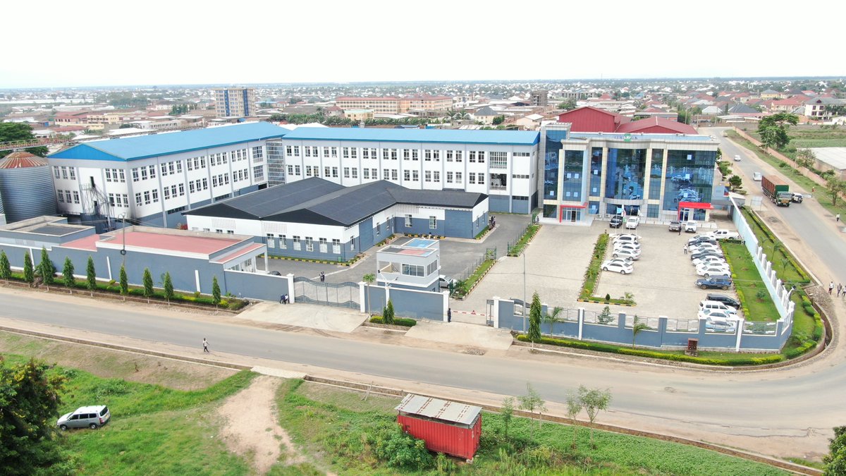 itracomholding's tweet photo. #ITRAPACK est une entreprise spécialisée dans la production de sacs destinés à l'emballage de divers produits. Avec plus de 700 employés, la société #ITRAPACK est leader dans la fabrication des emballages biodégradables au #BURUNDI 
Elle est située a NGAGARA A9, AVENUE SODECO https://t.co/I44U3sMTJM