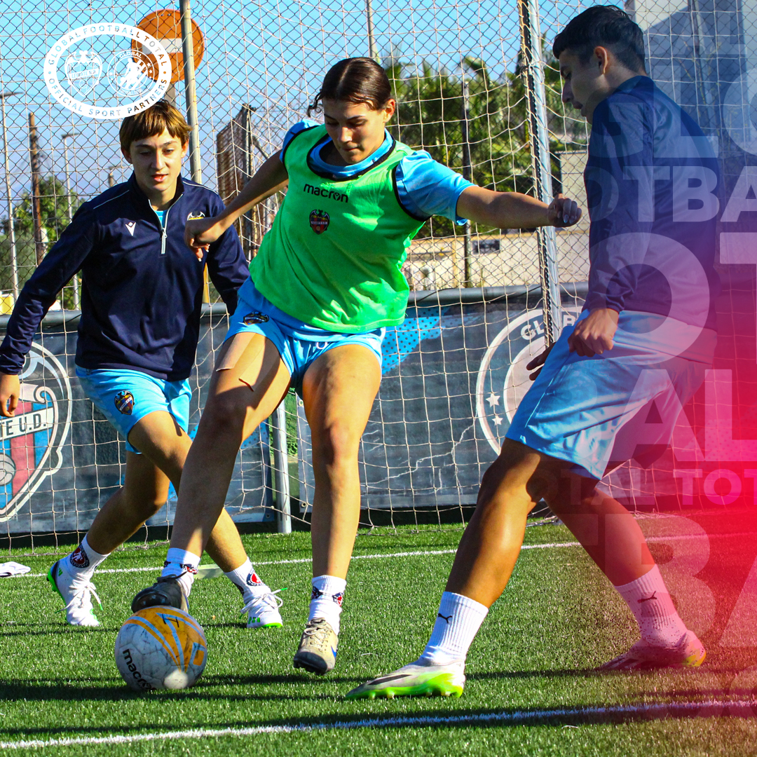 globalfoottotal's tweet photo. 🚀🇺🇸 Empieza el frio, pero aqui no paramos, dándole la bienvenida a un grupo de chic@s de Norteamérica que vienen a vivir una experiencia única en tierras europeas https://t.co/bSKe5DWAfV