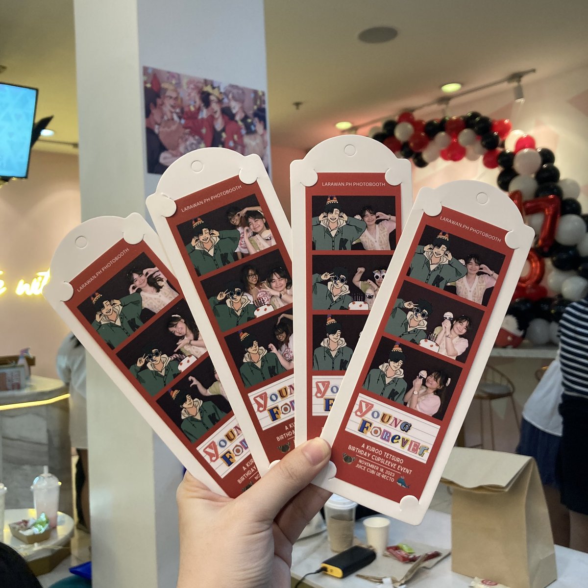 katharsis_arts's tweet photo. celebrated kuroo’s b-day with the best people 🎂♥️

also, naging suki ako ng photobooth HAHAH

#ForeverYoungKuroo @HBDKUROO https://t.co/Yp162GmB5D
