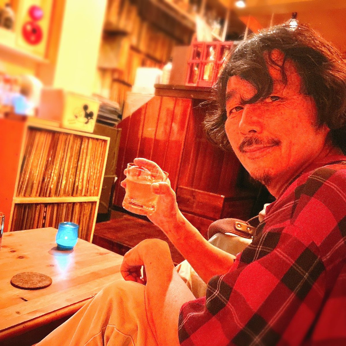 fenderjb78's tweet photo. 11/24今週金曜🌝
久々の"スナックぐれいす"
下北沢CCOにて開店します

テーマは✨開運✨

ご来店の方に開運おみくじ付！
ぐれいす監修の開運フーズ色々！
自分も開運DJ？厳選しときます😎

更に"びっくり箱トリオ"
(杉原徹-TE'TSU-/ぐれいす/鹿島達也)
のミニLIVEと盛り沢山！

一緒に乾杯しましょう！ https://t.co/I9QgVzObs5