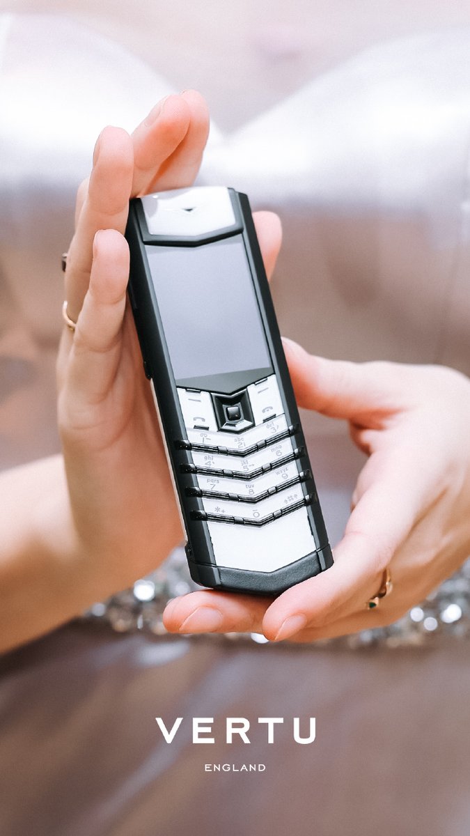 VertuEngland's tweet photo. Black and white, folding out the beauty of light and shadow
SIGNATURE V classical two-color, transparent white, deep black. #VERTU #vertusignature #luxuryphone #craftsmanship
Discover more at: https://t.co/0QPGkKzY3k https://t.co/c9DFBAK7sv