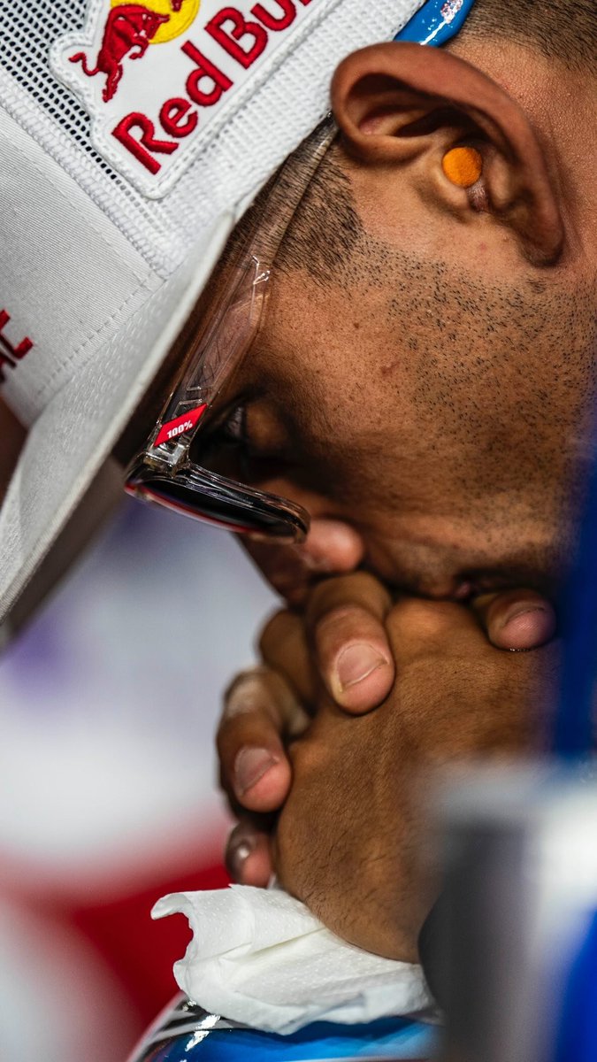 fcjorgemartin's tweet photo. 🅿️1️⃣ #Tissotsprint
🅿️1️⃣0️⃣ #QatarGP #MotoGP
@89jorgemartin 100%
#PrimaPramacRacing 100%
#TeamMartin 100%
NO MORE WORDS
Nos vemos en Valencia 👊🏻💨
#FanClubJorgeMartin
#JM89 #JM88Forever #Team89
#FamilyJM #Sangre #CabezaYGas
#Martinator https://t.co/nm6r5Lmony