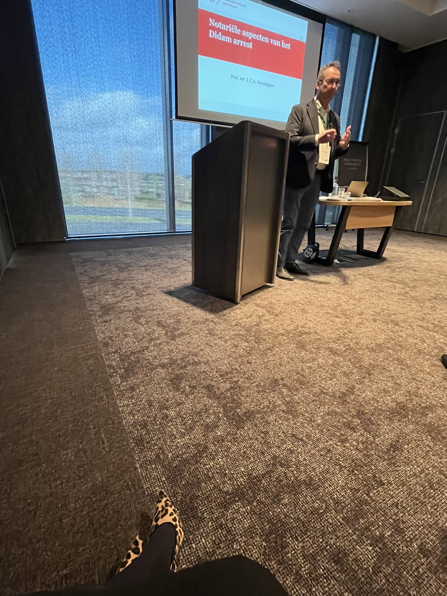 Vandaag op het symposium van Nota Bene (notariële studentenvereniging in Nijmegen) en ik kan een keer lekker luisteren want ik hoef niet op te treden.