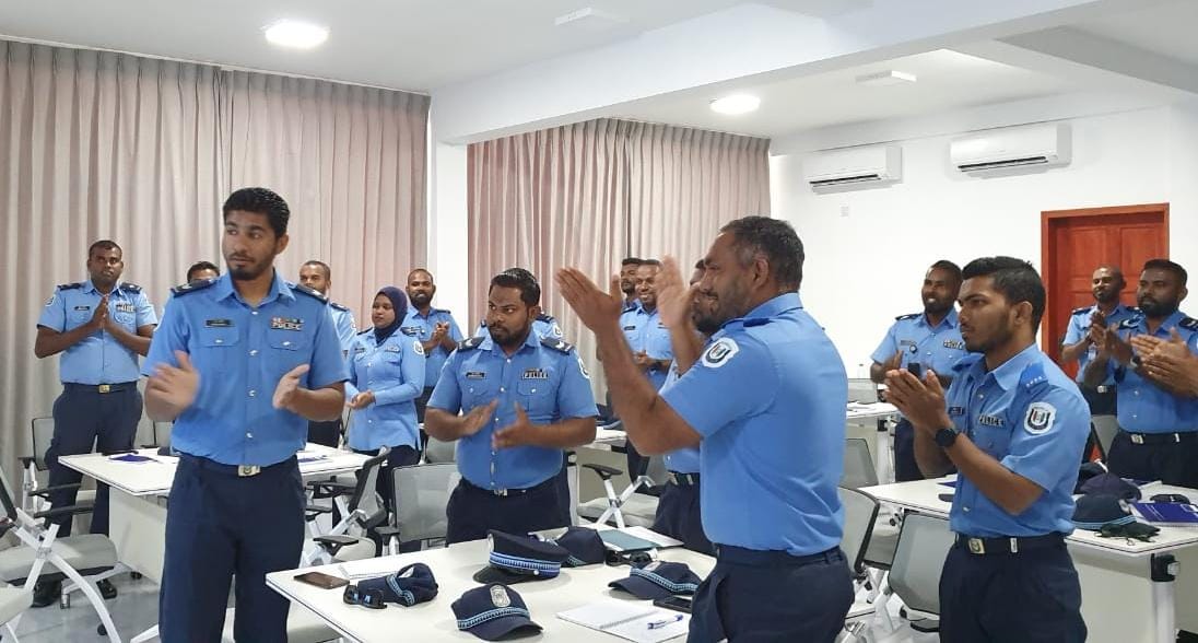 #HappeningNow! Training on fundamental rights & duties in detention for 1⃣st cohort of @PoliceMv custodial staff in #Kulhudhuffushi in #Maldives🇲🇻 on: ✅ #NelsonMandelaRules & #BangkokRules ✅ #HumanRights compliance @EU_FPI 🇪🇺 #EUForeignPolicy #PrisonReform #Counterterrorism