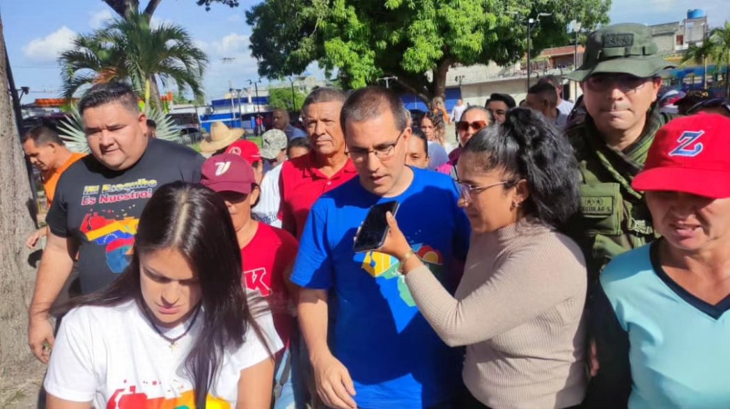 Alexanderpsuvs1's tweet photo. #20NOVIEMBRE, Acompañados de nuestro enlace Político y Coordinador del Comando de campaña Venezuela Toda Barinas Jorge Arreaza, participamos en el Simulacro Electoral por nuestro Esequibo. https://t.co/kFECO015Tl