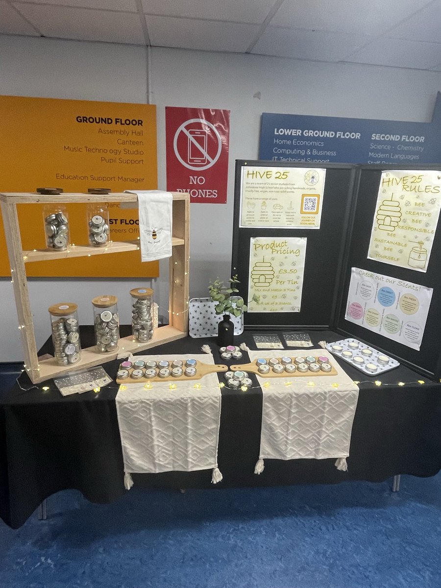 _Hive25's tweet image. Thank you to everyone who came along to our stall at the S4 parents night on Thursday. We sold 160 scents, it was a massive success. Make sure to keep an eye out for our stall at upcoming parents nights!🐝 #YoungEnterprise @youngenterprise