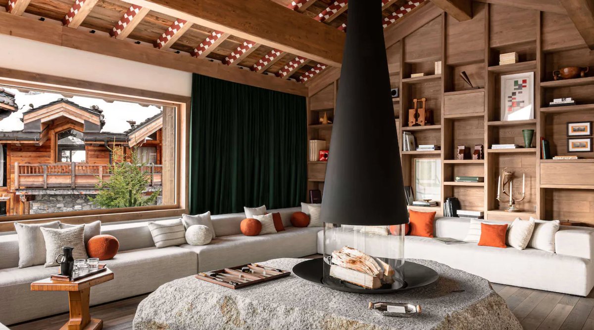 StayOneDegree's tweet photo. Interior Styles Defining The Season.
From sumptuous fireside living rooms to indulgent, cosy bedrooms, take inspiration from these warm, welcoming homes that are embracing the toasty tones of the season: https://t.co/dB2nacccMU #StayOne #interiors https://t.co/LaRsz2POJM
