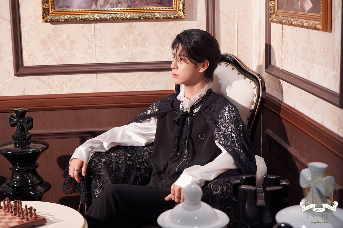 정동원 2024 SEASON'S GREETINGS <P.P.P>
📸 Behind Preview (2)

💚 예약 판매 마감 D-Day 
🤴 예약 판매처 : buly.kr/DaLLj9R

#정동원 #JEONGDONGWON
#2024시즌그리팅 #2024SEASONSGREETINGS