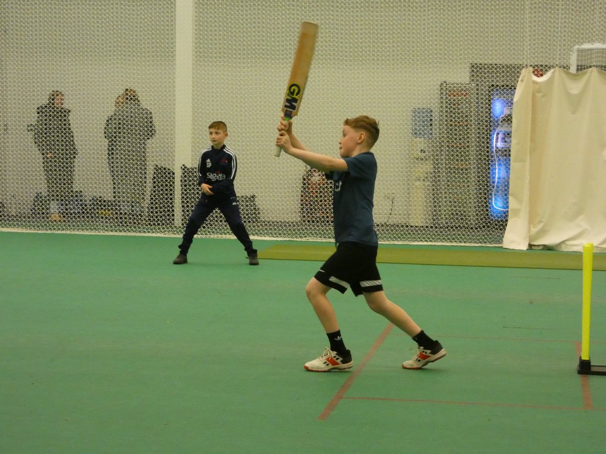 CricketDerbys's tweet photo. Thumbs up if you enjoyed our winter falcons courses this year 👍👍

It was the last Mini and Junior Falcons sessions on Friday night and it was great to see so many children having fun and playing cricket at @DerbyshireCCC 🏏

Find more sessions ⤵️
https://t.co/4vLvVP3X75 https://t.co/Udi3kgTI98