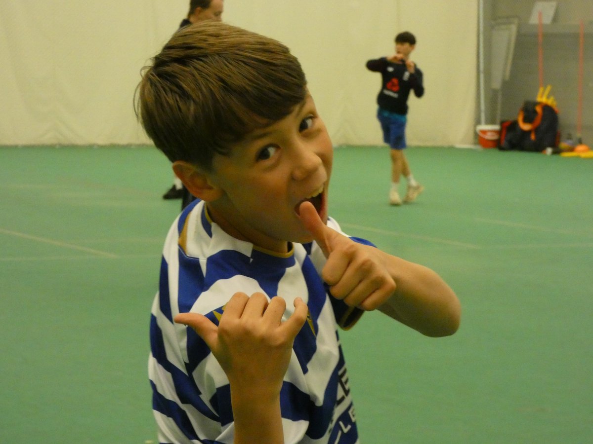 CricketDerbys's tweet photo. Thumbs up if you enjoyed our winter falcons courses this year 👍👍

It was the last Mini and Junior Falcons sessions on Friday night and it was great to see so many children having fun and playing cricket at @DerbyshireCCC 🏏

Find more sessions ⤵️
https://t.co/4vLvVP3X75 https://t.co/Udi3kgTI98