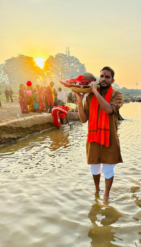 authornilotpal's tweet photo. जय छठी मईया 🙏💐 जय हो। https://t.co/pO98lP3k6U