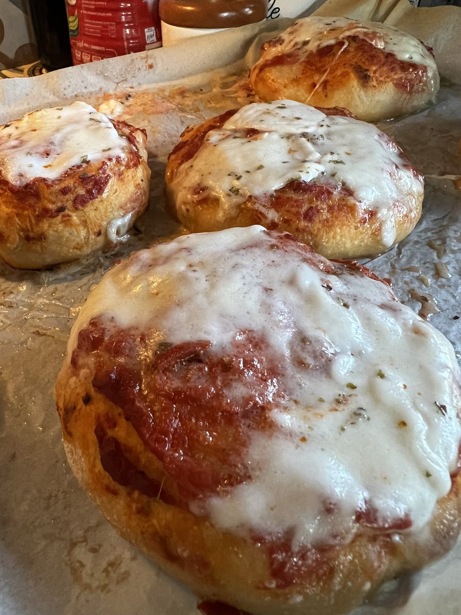 Domenica con pizzette homade e si vola!!! #monarcalambrate #lambraterulez # beerporn #inimitabilmentelambratesi #lambrate