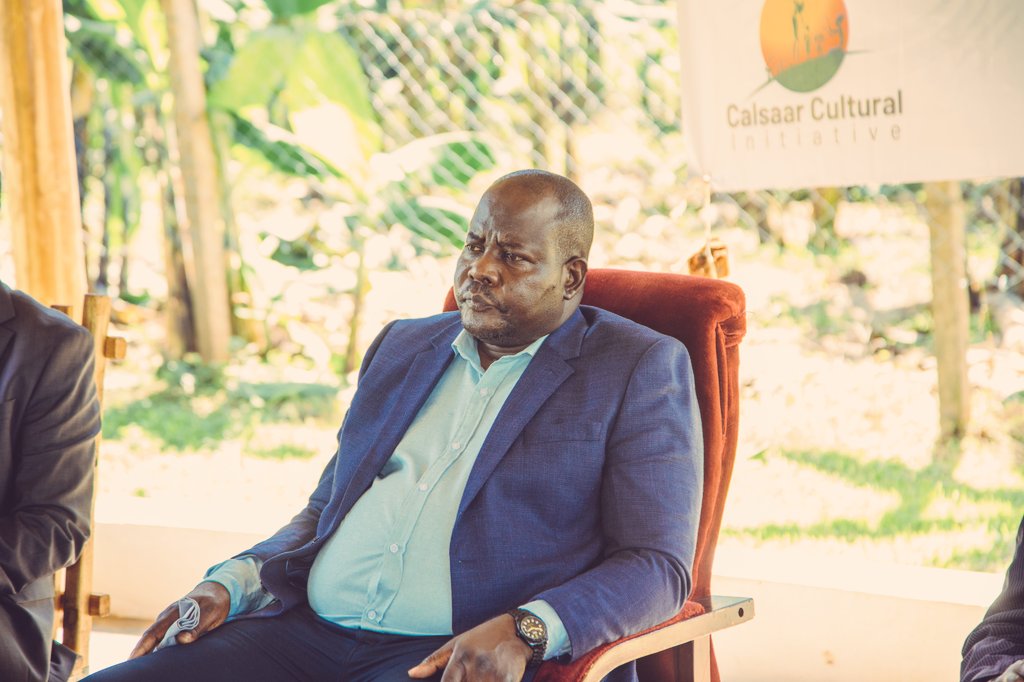 Calsaarsafaris's tweet photo. Did you know that the Ssabanyala (king of the Banyala) is elected from among the 129 Clan heads of the Banyala?
There is No Royal Family and each Family stands a chance to be "Royal"๐
Learn more at the #BCHFDinner
@YoungUgTours
#culture #travel #culturaltourism #travel #King https://t.co/LIqZbJ2MoF