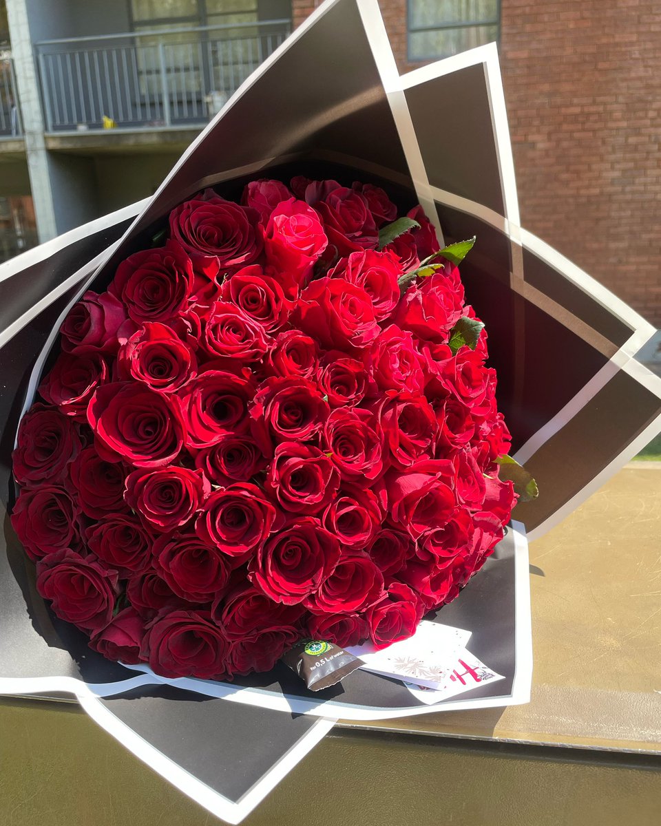 Huba_Fleurs's tweet photo. Celebrate Love?We got you @hubafleurs with fresh bunch of flowers with a style.

To place your order whatsapp us on 0719896471.

We are based in Pretoria central and we do deliver.

#SouthAfricans #durban #sassa  #lotto https://t.co/k05T3O8G0E
