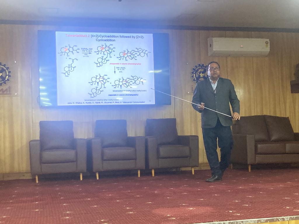 Prof. Alakesh Bisai delivering a lecture in IMMT on following nature for drug design.