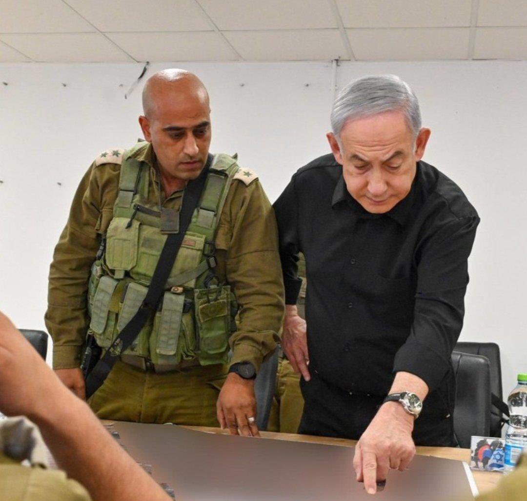 - هتموت هنا ..
= لأ يا عم هموت هنا ..
- اسمع اللي بقولك عليه #أبوعبيدة هينفخك هنا ..
= لا لا لا هينفخني هنا ..
- طب عارف هتعمل ايه لما توصل جهنم ؟
= هبلغ جولدا وهرتزل إن الخطة باظت !
#مجزرة_الفاخورة 
#IsraeliTerrorists