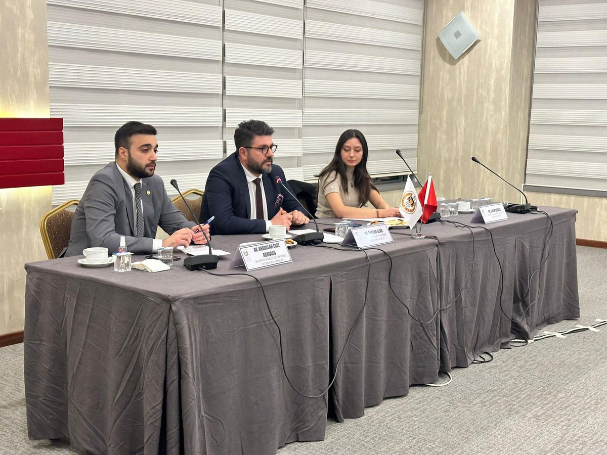 tbbkariyer's tweet photo. Çukurova Üniversitesi Hukuk Fakültesi öğrencileri, Türkiye Barolar Birliği Kariyer ve Mesleki Gelişim Merkezi’ni ziyaret ederek, Merkez Yürütme Kurulu Sözcüsü Av. Serdar Ülkü, Yürütme Kurulu Sekreteri Av. A. Fuat Ağaoğlu ve Yürütme Kurulu Üyesi Av. Sinem Doğan ile görüştü. https://t.co/TxNLAbKwXI