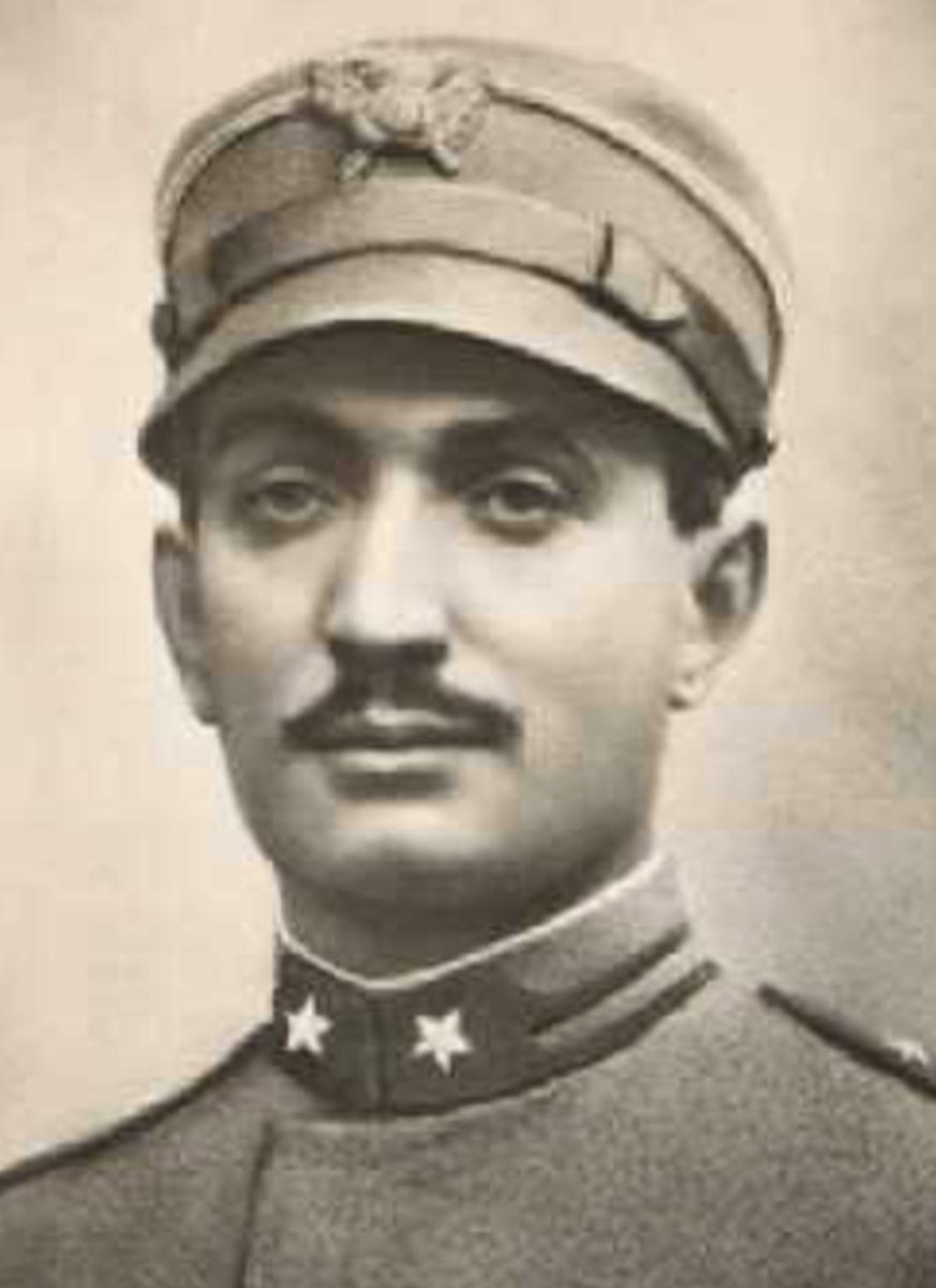 mariobianchi18's tweet photo. Il #20novembre 1884 nasceva #FabioFilzi. Patriota irredentista, soldato semplice nell'esercito austriaco nella 1^ G.M., fuggì in Italia e partecipò all'interventismo. Sottotenente degli Alpini, il 10-7-1916 fu preso dagli Austriaci con #CesareBattisti e con lui venne impiccato. https://t.co/dqKZ4rkGZq
