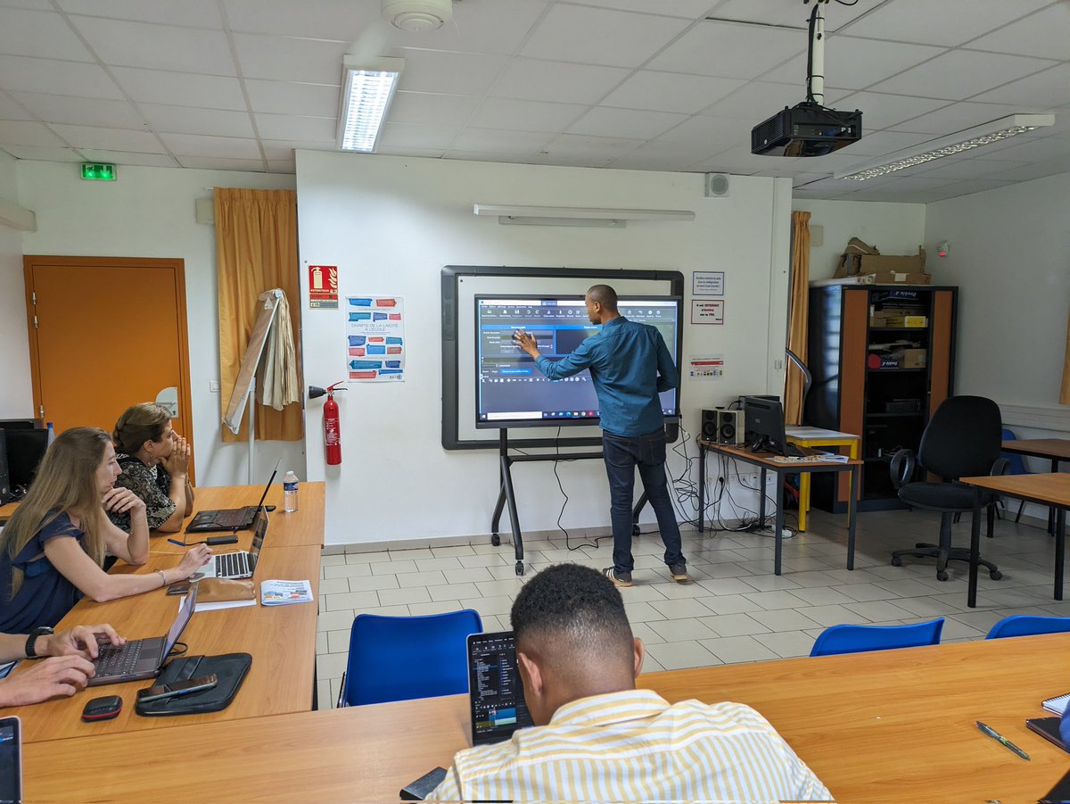 PatriceSolbiac's tweet photo. 📽️ Formation en montage et scénarisation de vidéos pédagogiques en action au CDP. Notre ENI est au cœur de ce programme passionnant

💥 Plus de 60 candidatures pour seulement 15 places : la demande est forte !

📆 Restez a l'écoute : de nouvelles sessions seront annoncés bientôt https://t.co/JzI6xDTr4g