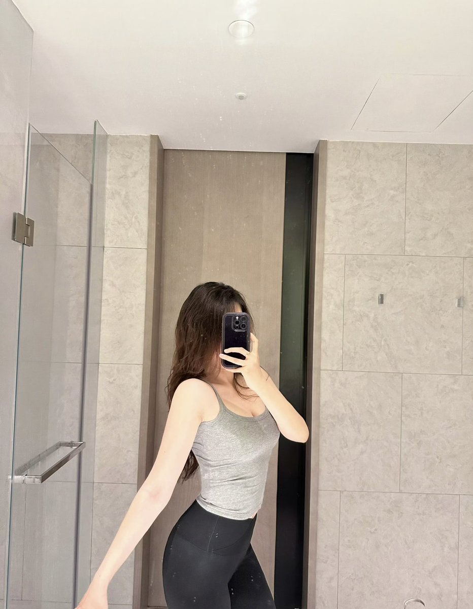 反复的感冒好了，作息规律了，健身激情回来了，身材正稳步向好☺️。这段时间，谢谢大家的关心。 https://t.co/hjN1AjbNbh