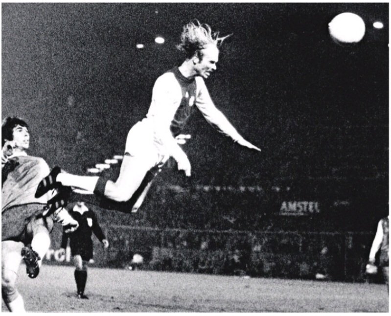 10Wvh's tweet photo. Zo dat is ook uit de wereld Willem. #RuudGeels
Legendarische goal.
Helaas in t verkeerde shirt 😉 https://t.co/r7MoygeoOo