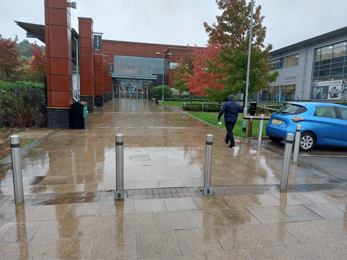 Excited to meet with partners today to support <a href="/Brakecharity/">Brake, the road safety charity</a> at Kirklees Engineering College, Huddersfield. Multiagency working to educate people about road safety. #KirkleesRoadSafetyPartnership <a href="/SaferKirklees/">Safer Kirklees</a> <a href="/WYFRS/">West Yorkshire Fire and Rescue Service</a> @