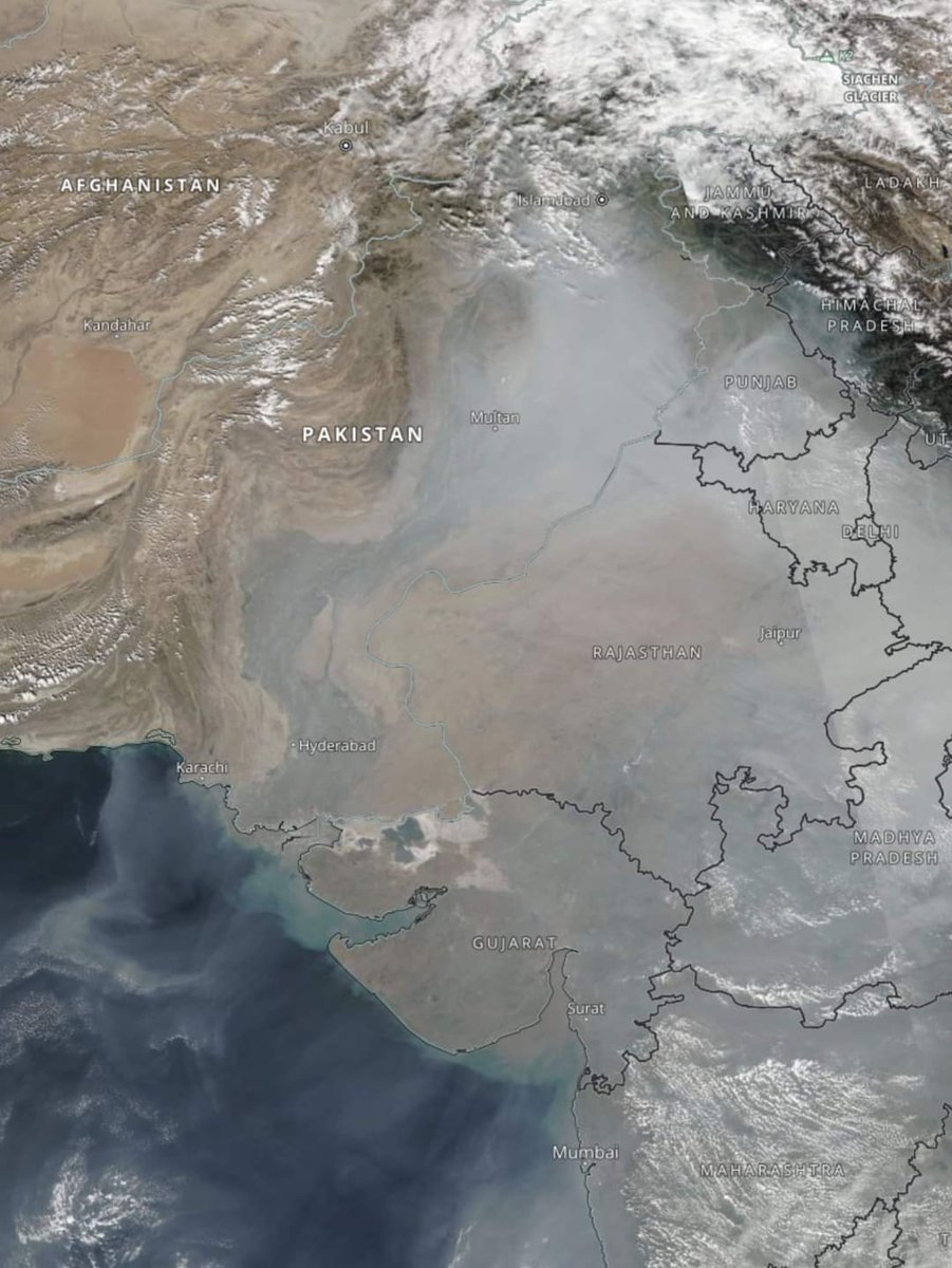 🛑#NASA has released a #satellite image that shows the extent of smog and pollution in #Pakistan's Punjab and #Sindh provinces, including Karachi, as well as  the Indian provinces of Punjab, Haryana, Rajasthan and Gujrat. Long-term pollution is a concern.
