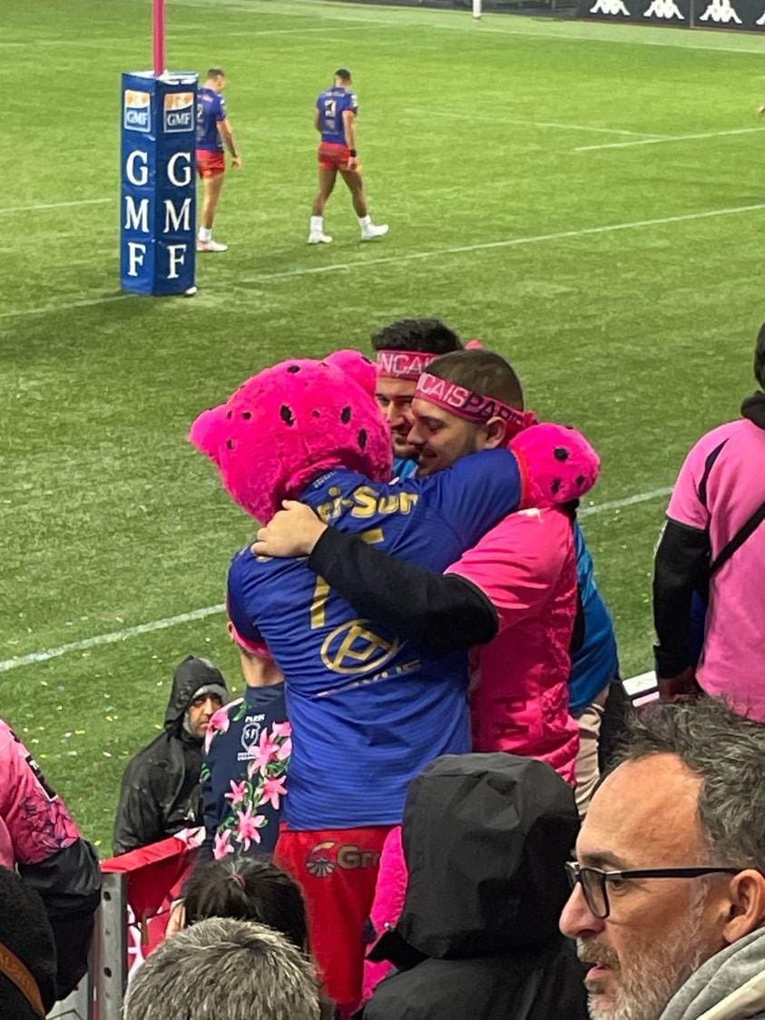 MeilleurBosman's tweet photo. Soudés, toujours. 🔴🔵⚡️

@RuckydeParis @SFParisRugby https://t.co/kYNvD11TxI