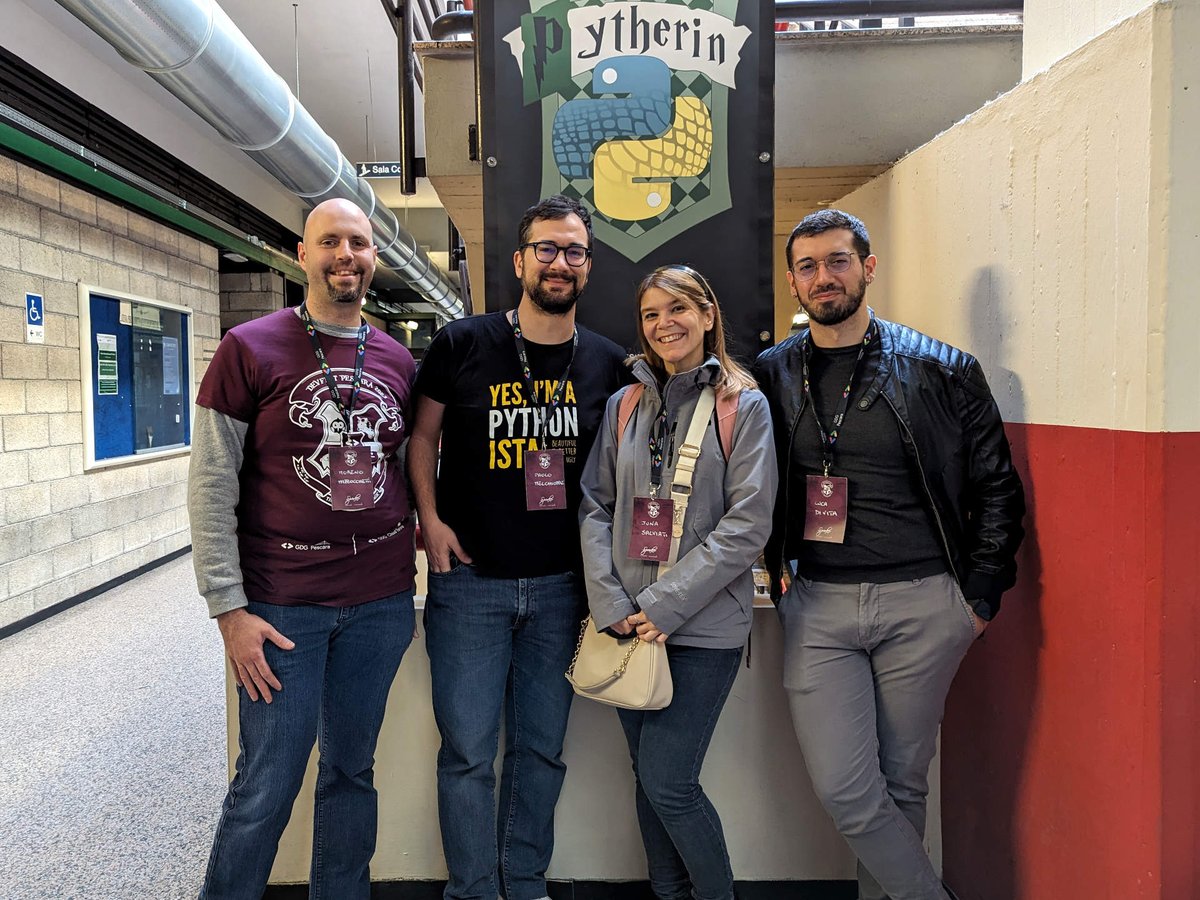 PythonPescara's tweet image. 🇮🇹 Ieri abbiamo tenuto il "Python Beginner's Workshop" all'interno della "DevFest Pescara 2023" con l'ospitalità dell'Università 'G. d'Annunzio' di Chieti-Pescara 🐬
#Python #PythonPescara #Workshop #PythonItalia #DevFest2023 #DevFestPescara #GDGPescara #UdA #Pescara #Pytherin