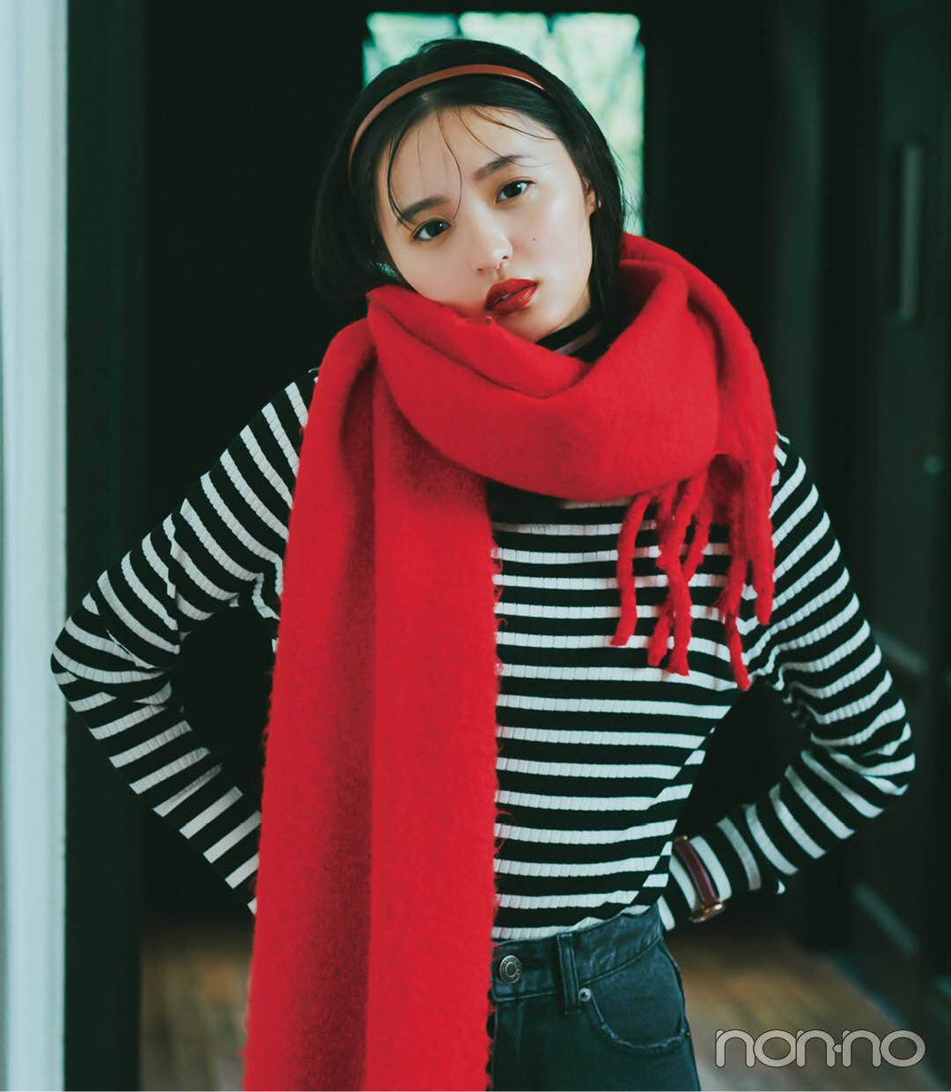 遠藤さくら のワンポイントレッド❤】 フレンチシックなムードを高める