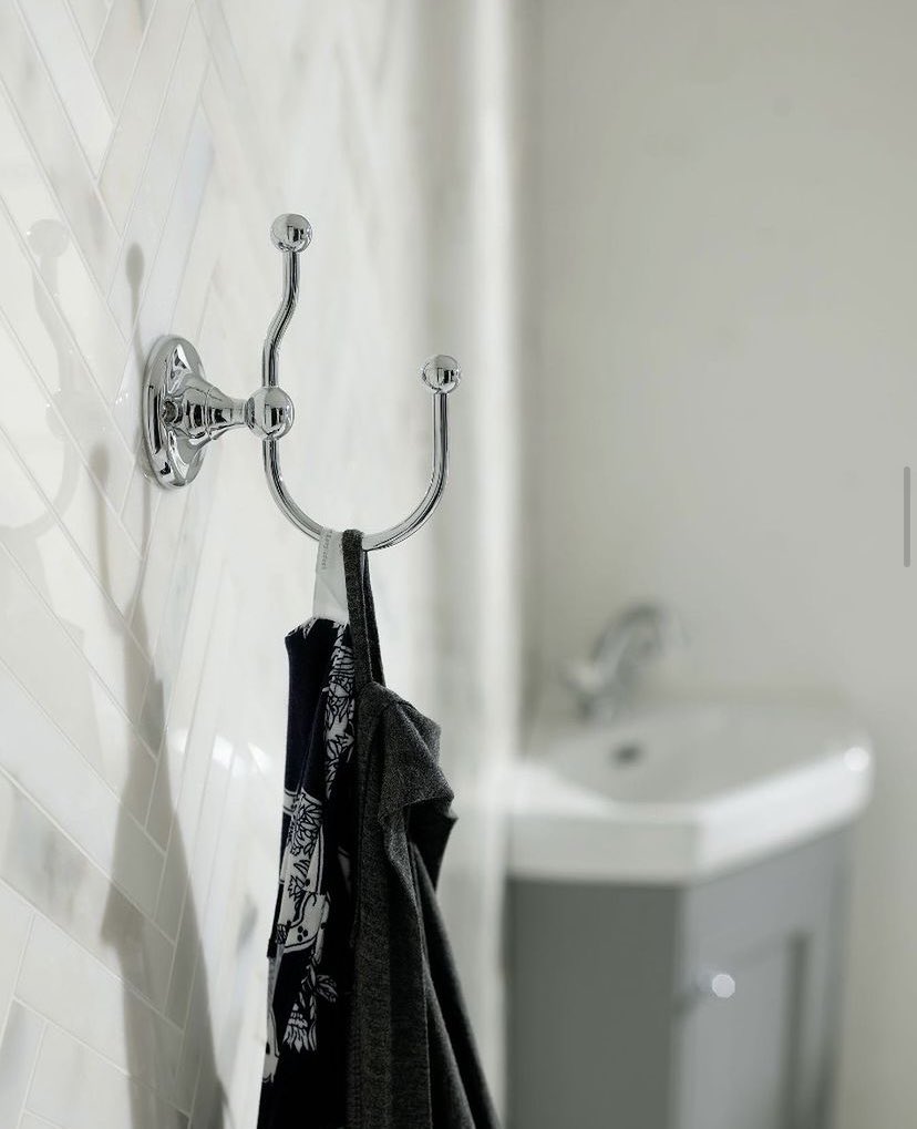 The small but important details that ensure everything has a place in the bathroom, each designed to match beautifully with our Bayswater range. #bathroom #accessories #bayswaterbathrooms #topspecbathrooms #bathroom #bathroomprojects #exclusivedesigns #bathroomtrends