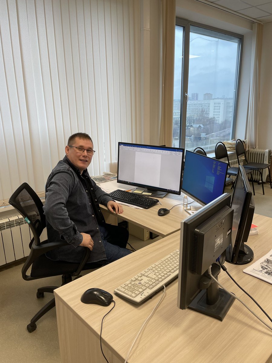 rasgaz78's tweet photo. Для моих мыслей одного компа не хватает. Погорячился чуток😀 https://t.co/mL6DyA3M5V