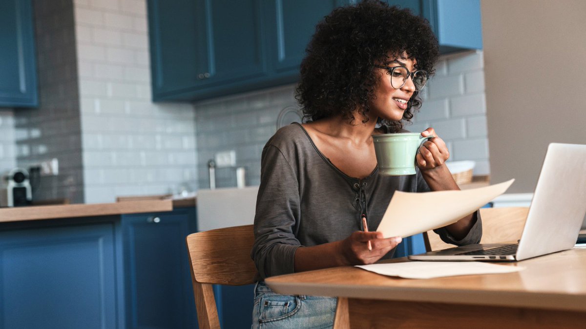 UKTalkingTea's tweet photo. Happy Monday! Have you got the kettle on?
Tea is the perfect start to the day. It has enough caffeine to boost your energy, so you can sip it all day without worrying about caffeine jitters.
#tea #drinktea #trytea https://t.co/jtMrkCXwHs