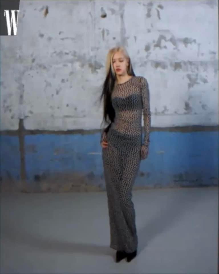waveAtobetter's tweet photo. #ROSÉ x W KOREA ❤️

#rose #BLACKPINKROSÉ #BLACKPINK https://t.co/Rw9GHttJfe