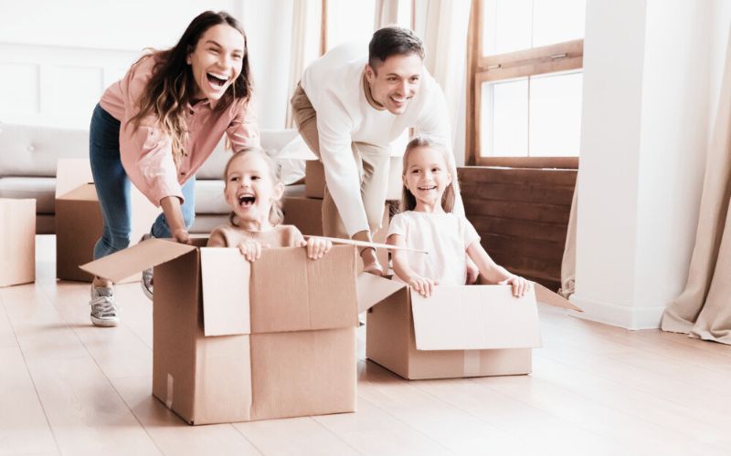 Beautiful and classic family portraits are constantly in demand, but not everyone is likely to be aware of all the subtleties required for this kind of work. #FamilyPhotoshoot #photography #Monotony #FamilyPoses #portraitphotography #WinterClothes