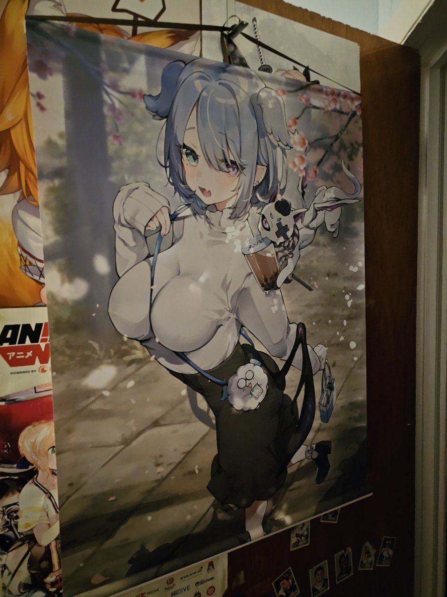 QueenShirai's tweet photo. ANYC haul. My favorite thing was running to oimobuster's booth first thing at day 1. Suisei and Holoid concerts were great. And to the artist that called me out for liking blue-haired girl, I can't believe i got outted like that. #AnimeNYC https://t.co/QXnxPxTLNA