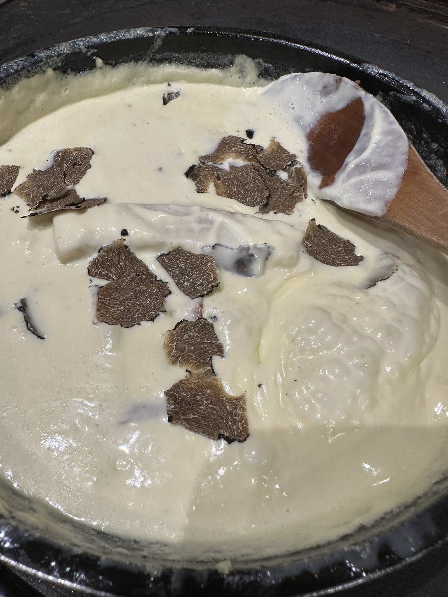 BlackthornSalt's tweet photo. So excited to have these truffles- earthy deliciousness and makes the very simple incredible…
#truffles #salt #seasalt #sustainable #fromseatotable #umami #foodie #autumn #taste #greattaste #scottishsalt #natural #forage #homefood https://t.co/HmyNGDH76V