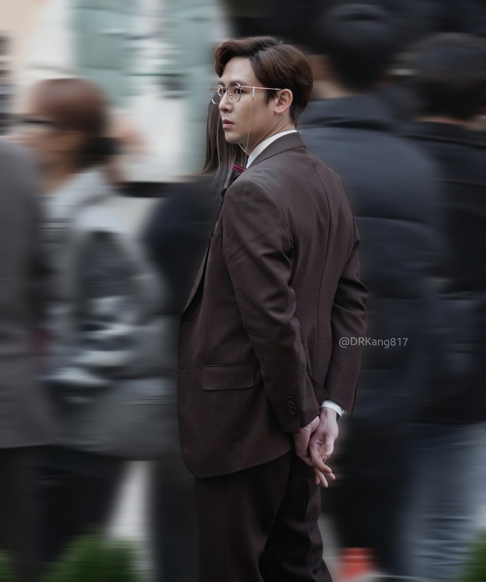 DRKang817's tweet photo. 경성 코난 김익훈씨🤓
#닉쿤 #NICHKHUN #2PM
#먹어보쇼 #먹어보쇼시즌2 https://t.co/4y7YO5FUxg
