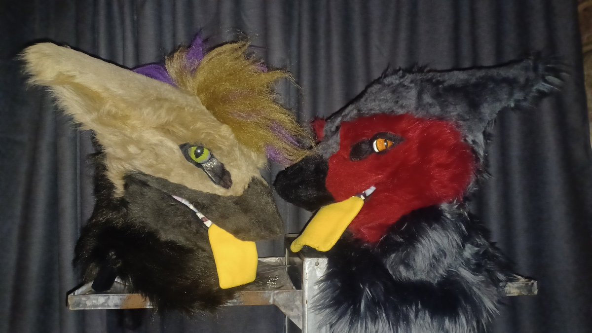 The cheese bois! 

Left <a href="/Faux_Grey/">CheddarByte The SergalRaptor</a> right <a href="/Zawe01S/">Zawe01 🇿🇦</a> 

Resin bases by <a href="/DvC_Ciara/">DreamVision Creations ⏩ FWA</a>