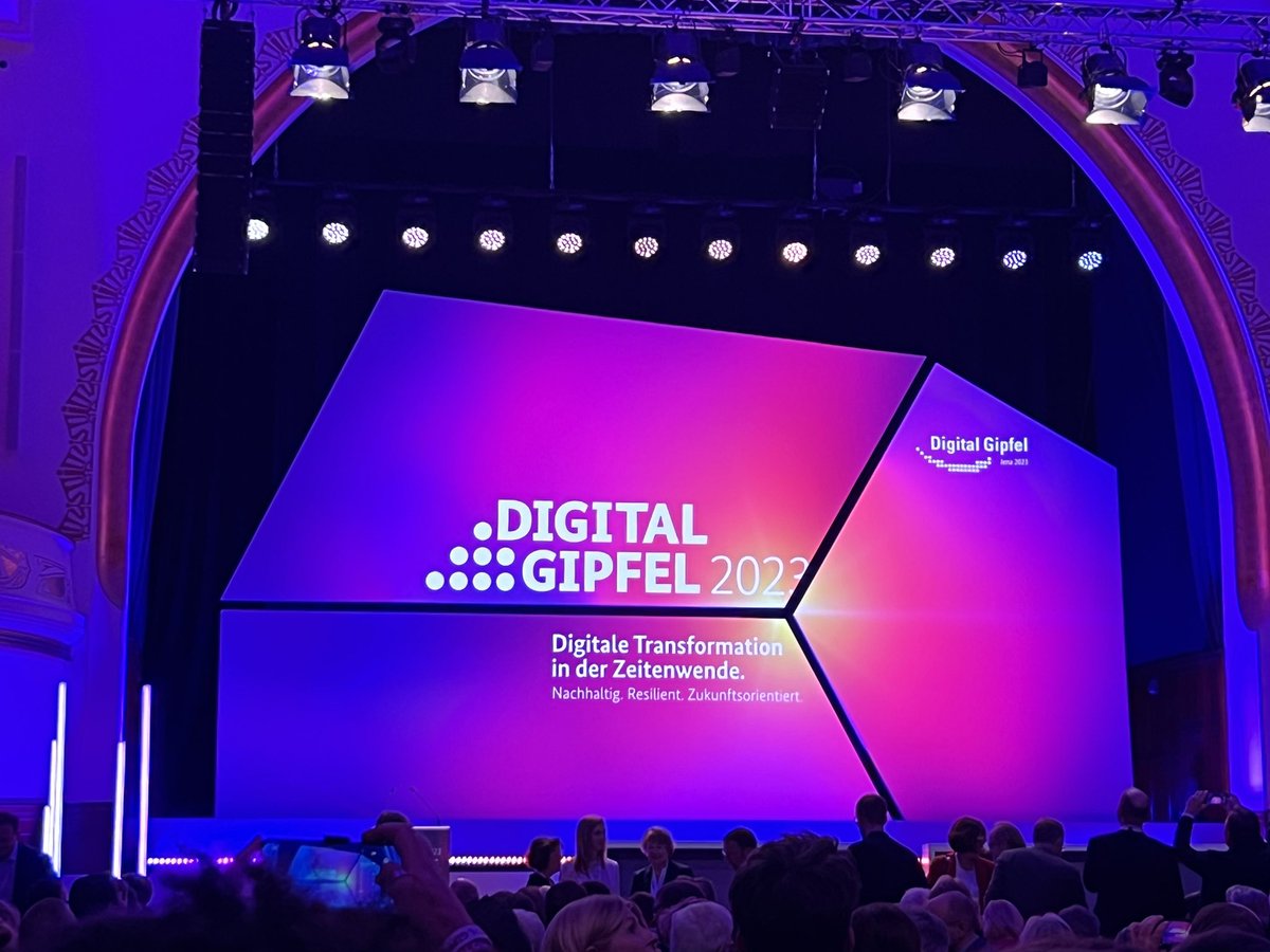 Es geht los! 2 Tage #Digitalgipfel. Ich freue mich auf das Programm und die vielen Gespräche.