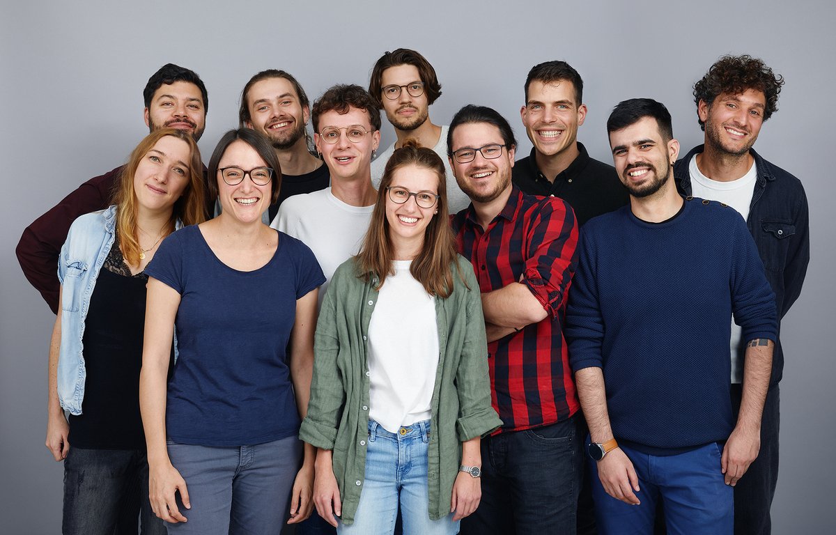 We finally have a new website with proper portrait pictures of the entire team! ✨
okomotive.ch