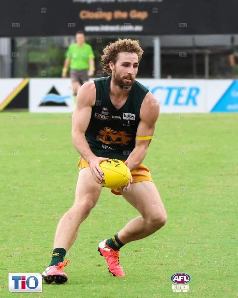 #NTFL - St Marys superstar Dylan Landt has recorded 56 disposals against the Tiwi Bombers. His performance smashes the all-time record for the most disposals in an NTFL game. Landt also had 13 clearances, 14 inside-50s and kicked two goals in the win over the Bombers.

📷 - AFLNT