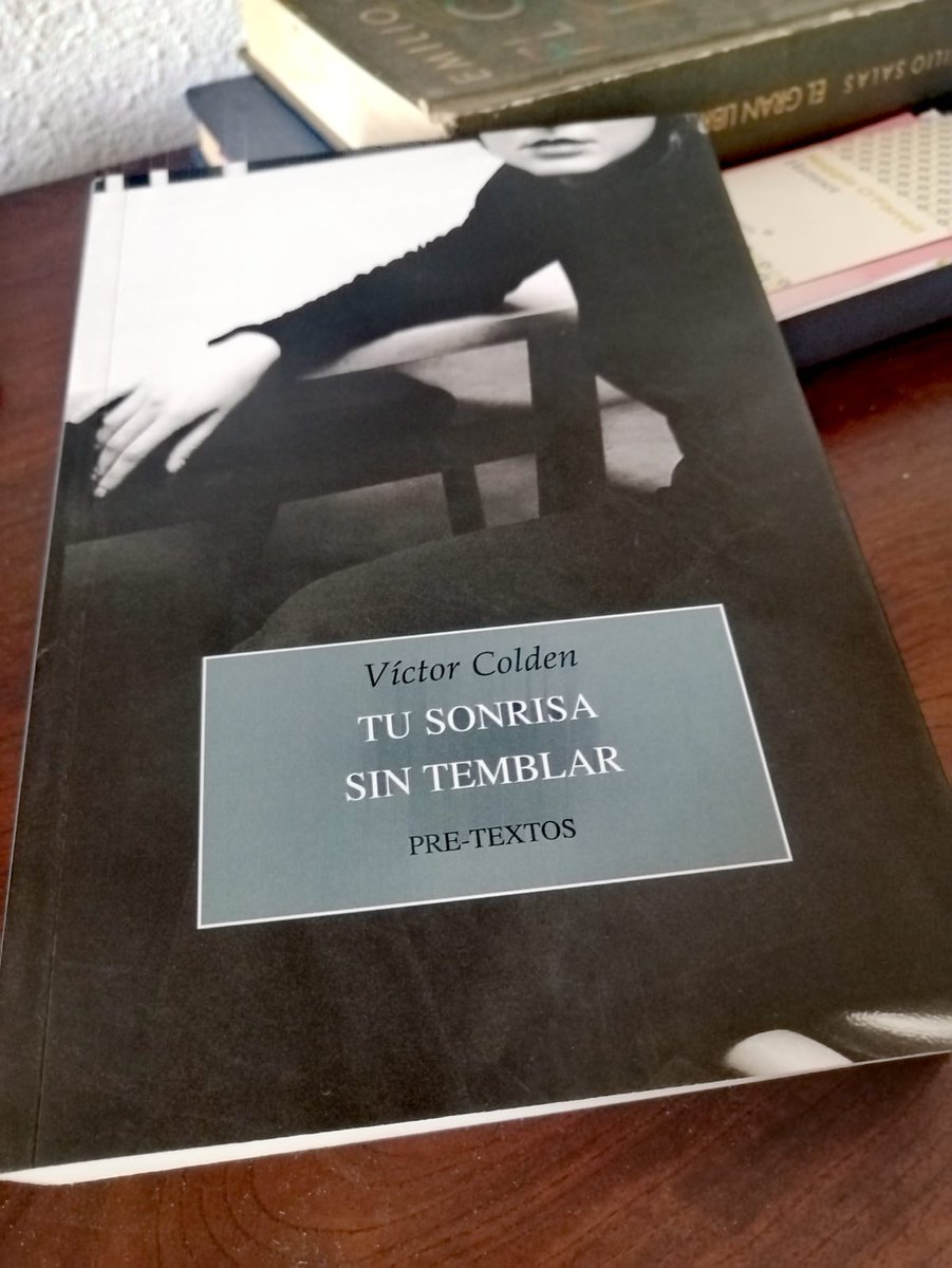 <a href="/VicColden/">Víctor Colden</a> <a href="/Fernandobravop/">Fernandooo64</a> ""La mujer primero te da una novela y luego te la quita"."    "El color de noviembre en su madeja castaña y un perfume de árboles, de lluvia y vainilla."