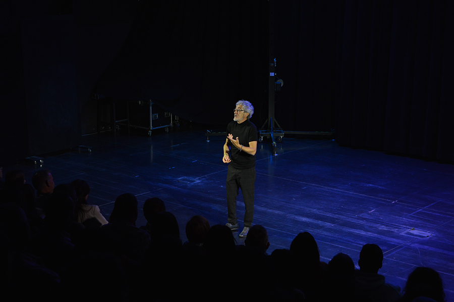 ajmontbui's tweet photo. CULTURA | "No estoy bien" de David Fernánde

👉El dissabte 18 de novembre l'actor, músic i monoleguista igualadí David Fernández va portar fins a Mont-Àgora el seu espectacle/monòleg "No estoy bien".

📸Us deixem amb les imatges de l’actuació.

#infoMontbui #cultura #espectacles https://t.co/uTPbGVnFfn