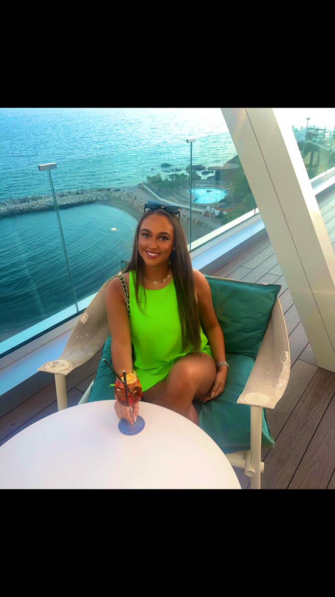 Ally600Ally's tweet photo. Happy birthday to our beautiful daughter @_amygraham .. hope you have a wonderful day xx https://t.co/SF0wiX40t9