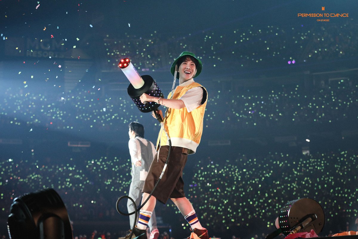 'PERMISSION TO DANCE ON STAGE in THE US' Preview Cuts #2

📅 RELEASE: 2023. 11. 27. 
🔗campaigns.weverseshop.io/BTS_PTD_PREORD…

#BTS #방탄소년단 #PTD_ON_STAGE_US